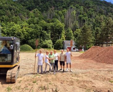 f2m-bub-KW31-spatenstich_baeckerei_degenkolbe