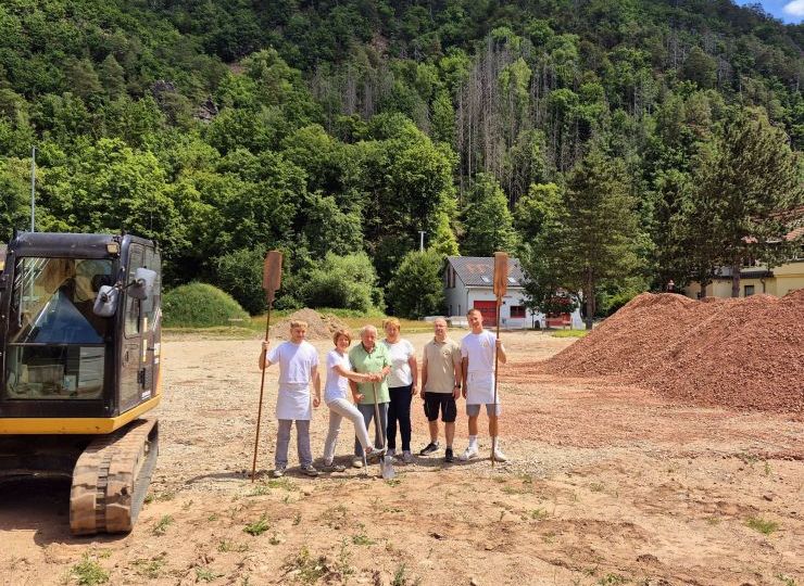 f2m-bub-KW31-spatenstich_baeckerei_degenkolbe