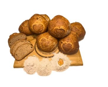 f2m-bub-KW45-Bischöfinnen_Brot_Hamburg