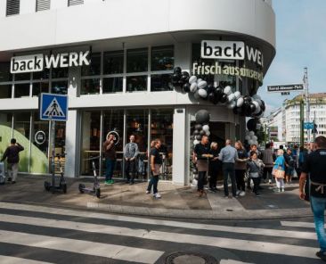 f2m-bub-KW28-Valora_BackWerk_Neueröffnung_Düsseldorf