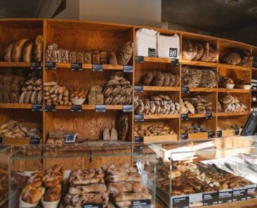 f2m-bub-KW23-Zeit_für_Brot_Brotregal