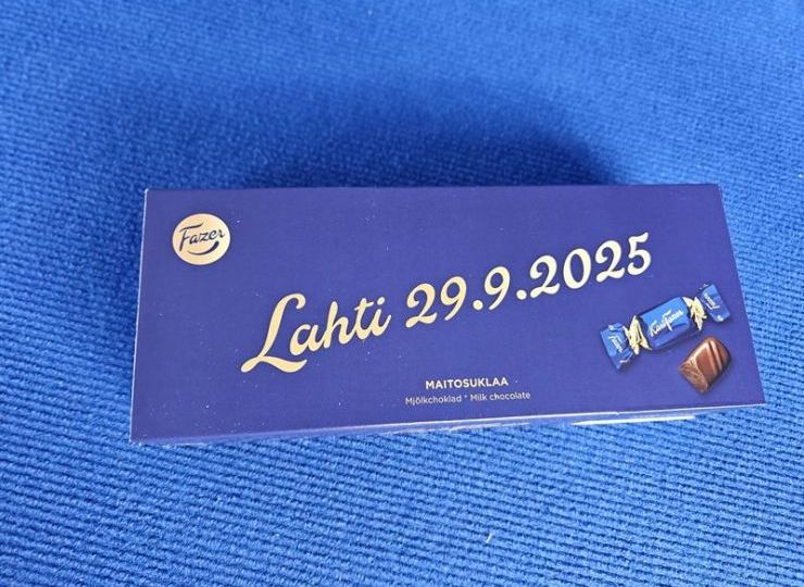 f2m-bub-KW40-Fazer_Blue_Pralinen