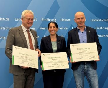 f2m-bub-KW12-uebergabe_foerderbescheid_futurewheat