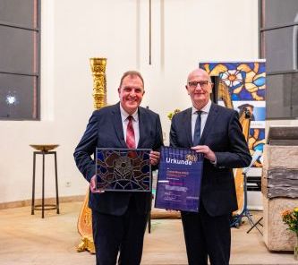 f2m-bub-KW47-Plentz_LutherRose