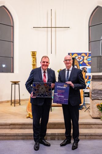 f2m-bub-KW47-Plentz_LutherRose