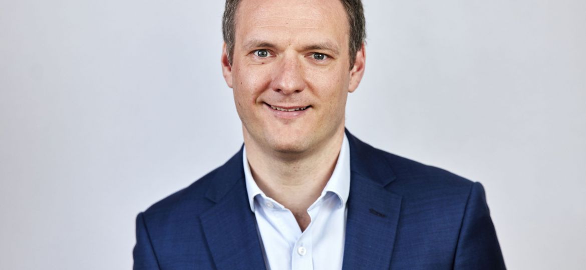 Matthew Acheson, Group-CEO von Baker & Baker