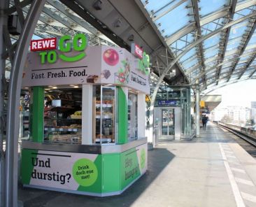 f2m-bub-KW13-Rewe_Gleiskiosk_Koeln
