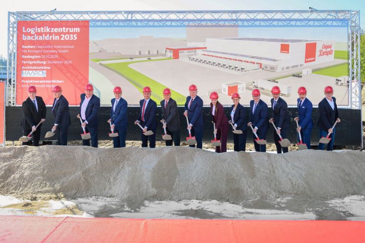 f2m-bub-KW42-spatenstich_bei_backaldrin_in_asten