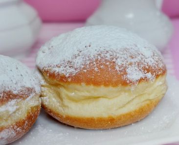 f2m-bub-KW6-pixabay_Krapfen