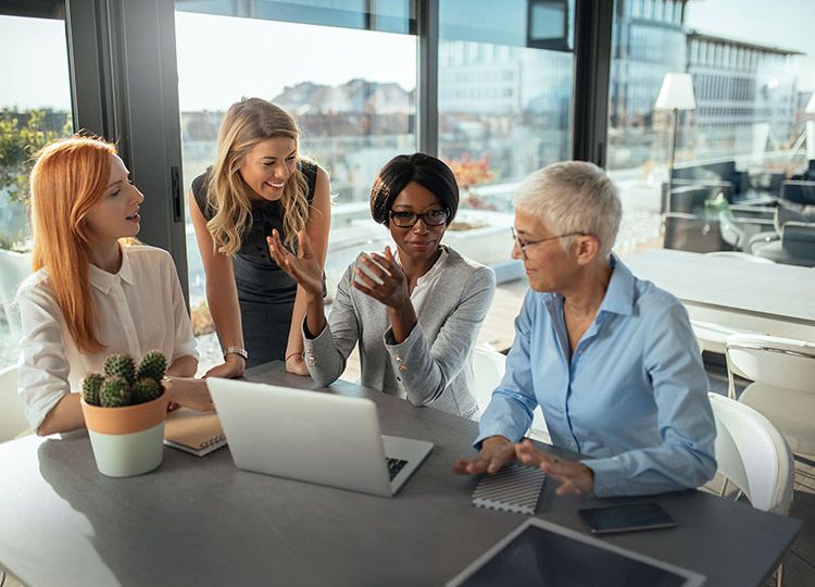 f2m-bub-01-25-Frauen-in-Fuehrungspositionen-Frauen.