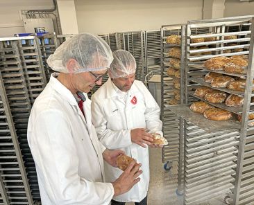 f2m-bub-02-26-Produktion-Brotproduktion