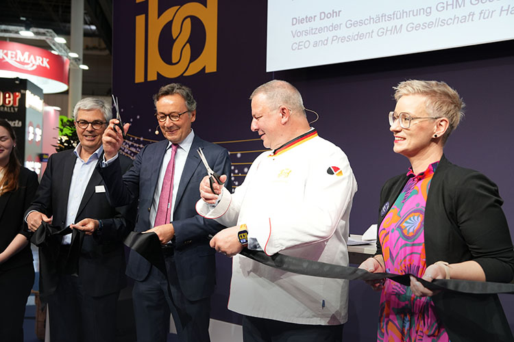 f2m-bub-03-35-iba Messen-IBA Duesseldorf Eröffnung