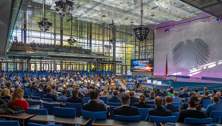 f2m-bub-06-25-Tagungen-Saal