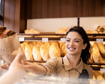 f2m-bub-06-25-Tagungen-Verkaufstheke