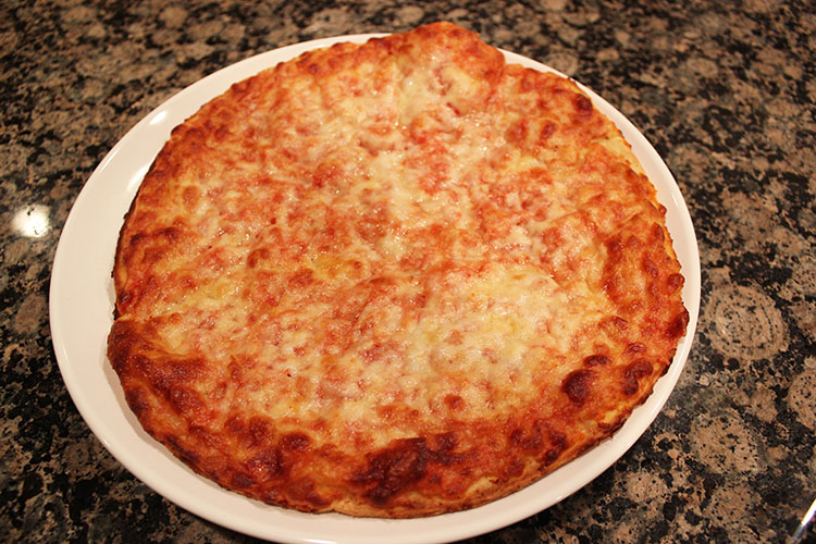 f2m-bub-19-03-produktion-gebackene pizza
