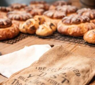 f2m-bub-KW39-pexels_Dominika_Roseclay